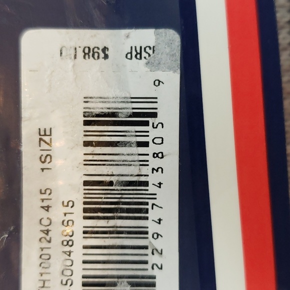 Tommy Hilfiger NWT Reversible Red, White and Blue Hat and Scarf Set - Picture 6 of 7